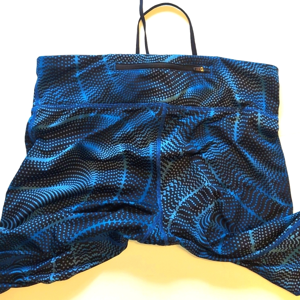 Nike Dri-fit Cropped Athletic Leggings - Picture 3 of 6